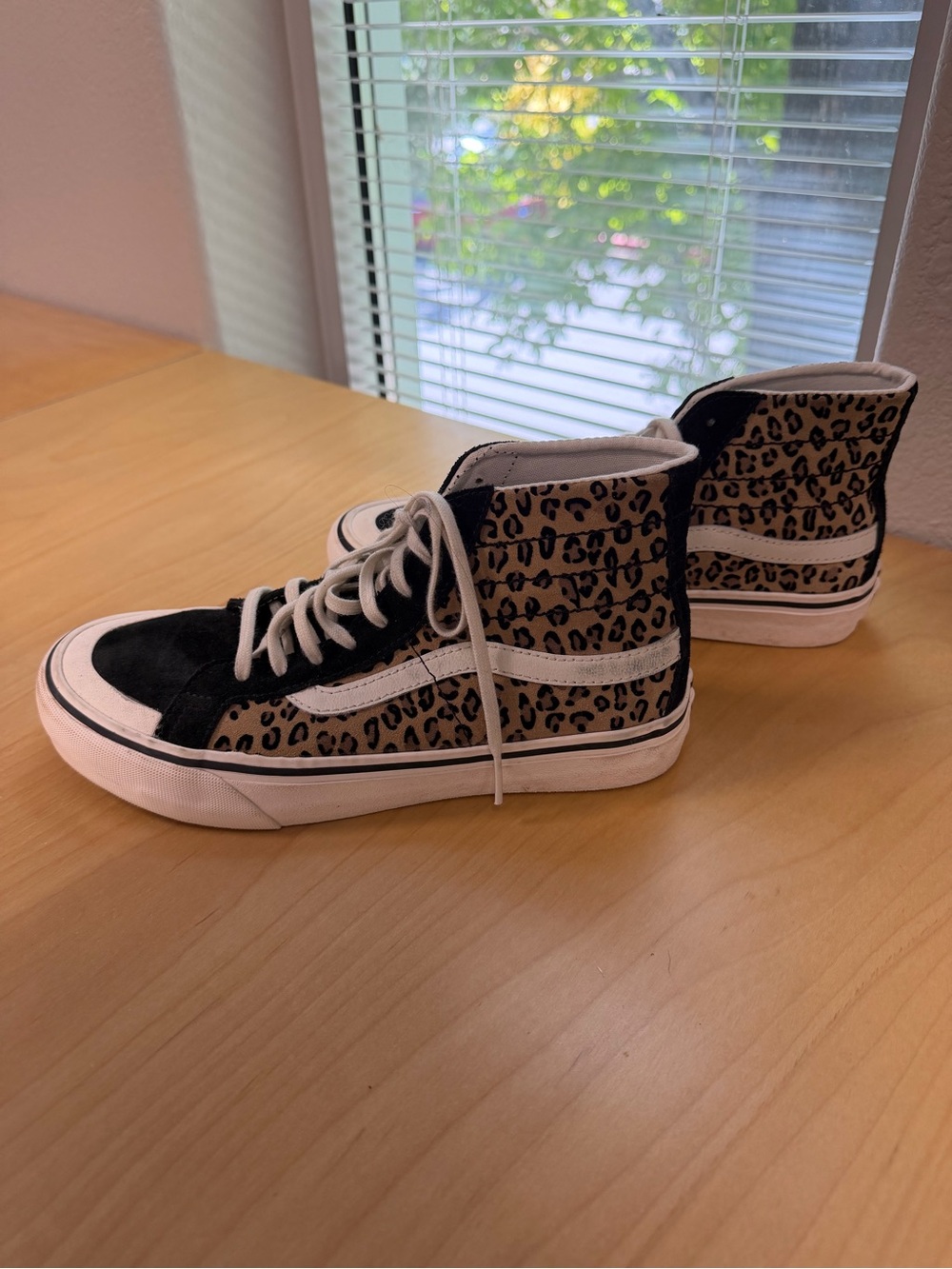 Vans Leopard Print High-Top Sneakers in Black & Brown Men’s 6.5 Women’s 8 - Picture 2 of 7